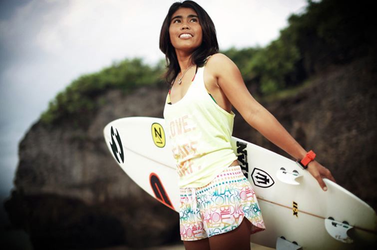 Yasnyiar “Bonne” Gea, surf chanpion of Indonesia. 